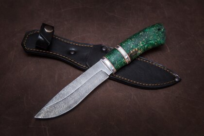Нож с ножнами "Комбат" из дамасской стали цветная рукоять